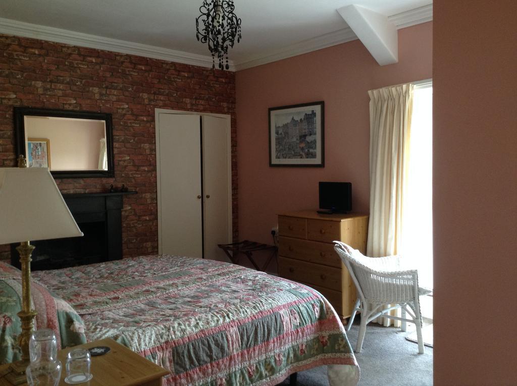 באלה Frondderw Country House Bed & Breakfast מראה חיצוני תמונה